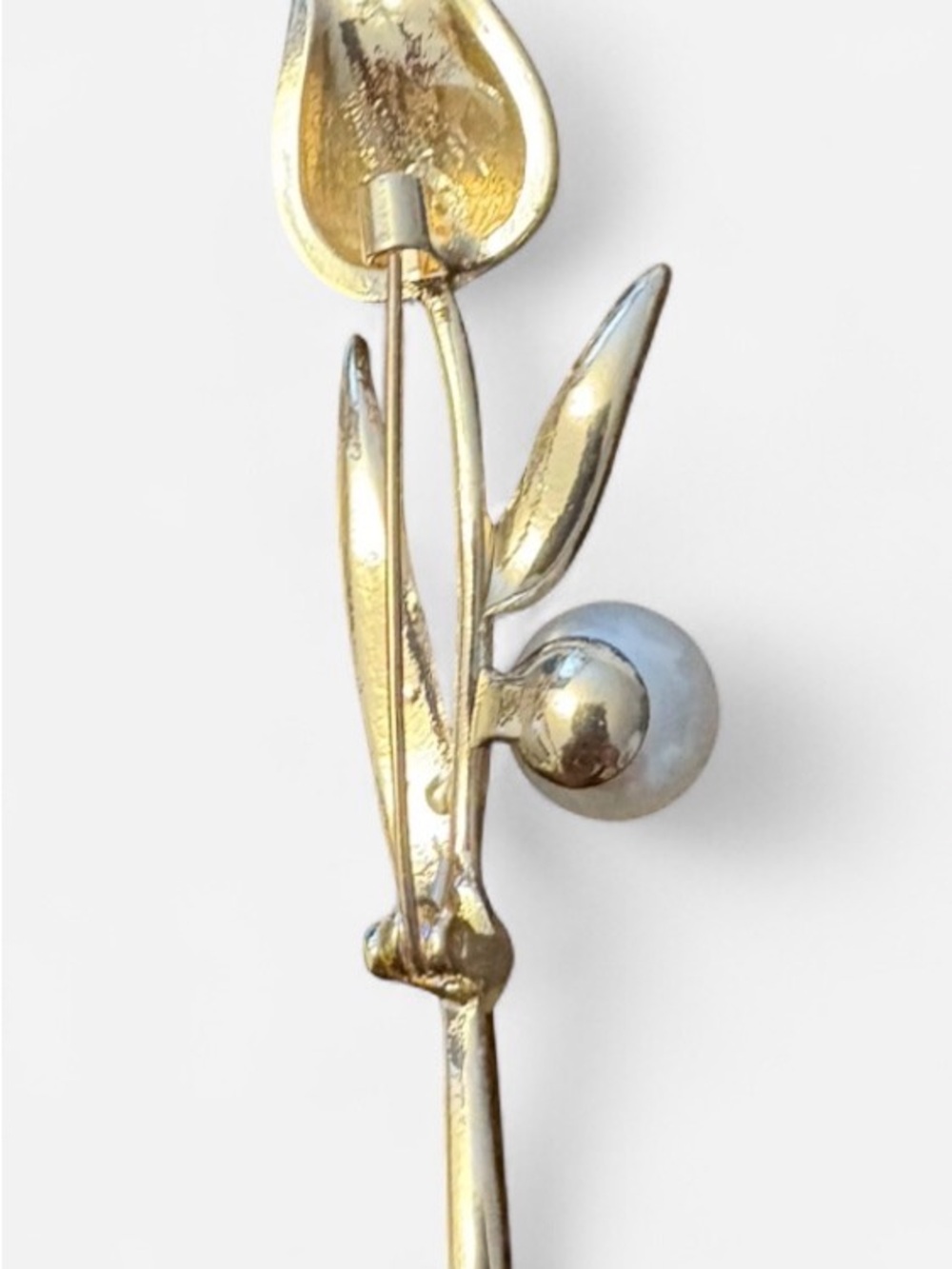 🦖 5 for $20 Gold-Tone Pearl & Crystal Tulip Brooch - Elegant Women's Jewelry - Picture 3 of 4